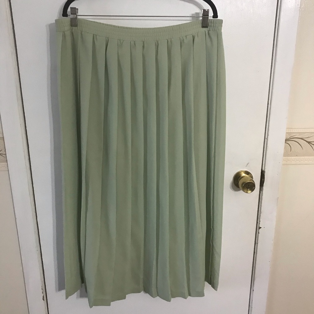 Pastel Green Skirt - Size L
